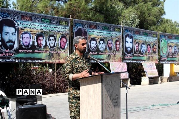 برنامه متمرکز هفته دفاع مقدس و گرامیداشت یاد و خاطره شهدا همراه با اهدا گل به شهدای دفاع مقدس