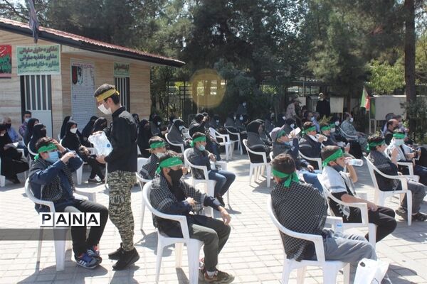 برنامه متمرکز هفته دفاع مقدس و گرامیداشت یاد و خاطره شهدا همراه با اهدا گل به شهدای دفاع مقدس
