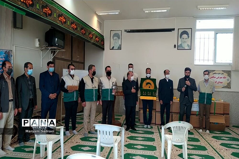 اهدای۵۰۰پک لوازم التحریرازطرف کانون خدمت رضوی شهرستان گلپایگان