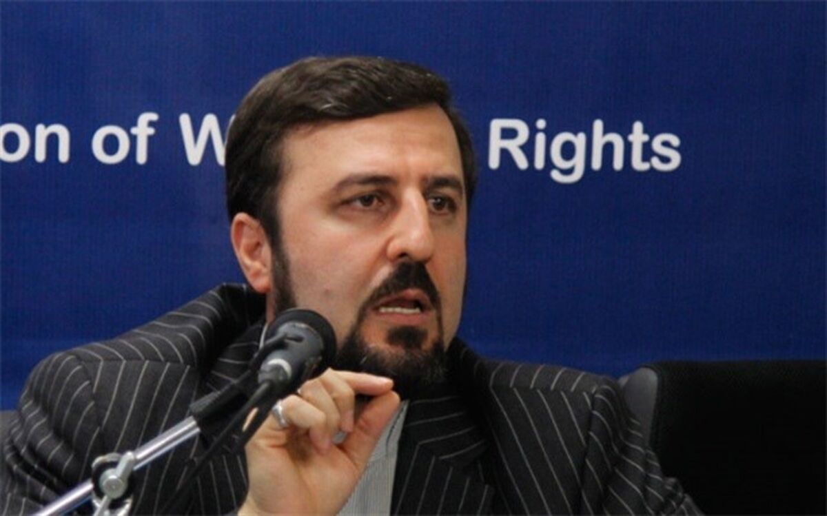 غریب آبادی از رویکردهای دوگانه آمریکا و انگلیس انتقاد کرد