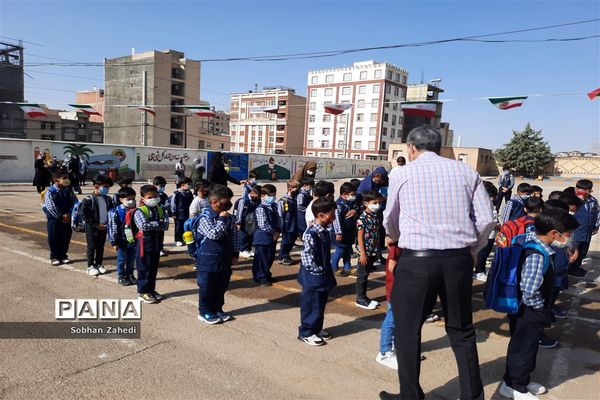 جشن شکوفه‌ها در مدرسه ابتدایی ایمان رودهن