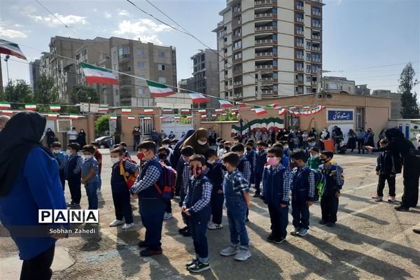 جشن شکوفه‌ها در مدرسه ابتدایی ایمان رودهن