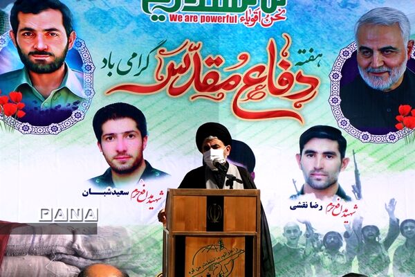 غبار روبی مزار شهدا به مناسبت هفته دفاع مقدس در ارومیه