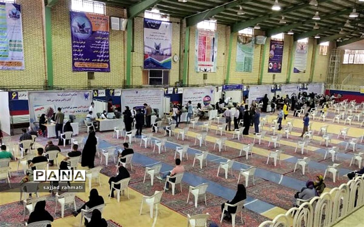 افتتاح دومین مرکز تجمیعی واکسیناسیون در مجموعه ورزشی امام علی دانشگاه آزاد شهرضا