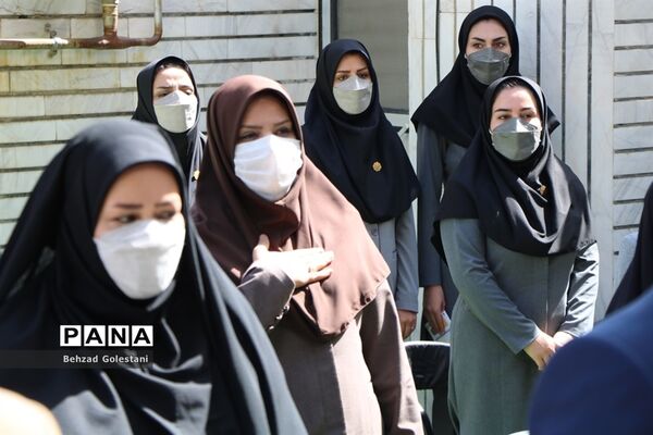 نواختن زنگ غنچه‌ها و شکوفه‌ها در ارومیه