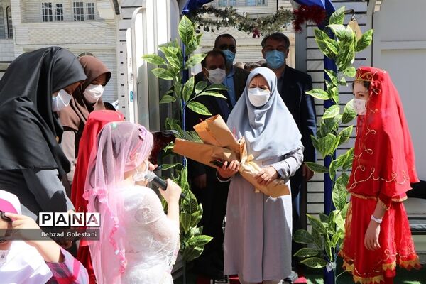 نواختن زنگ غنچه‌ها و شکوفه‌ها در ارومیه