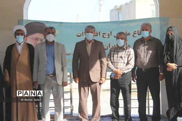 عطر افشانی قبور مطهر شهدا و جشن شکوفه‌ها در منطقه دلوار