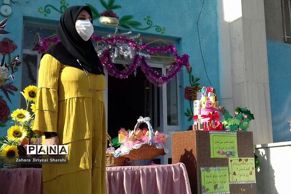 جشن شکوفه‌ها در مدرسه مهدی دوست ناحیه یک ری