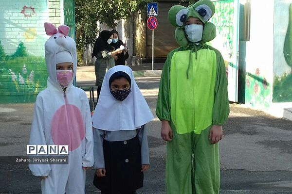 جشن شکوفه‌ها در مدرسه مهدی دوست ناحیه یک ری