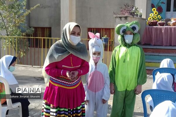 جشن شکوفه‌ها در مدرسه مهدی دوست ناحیه یک ری