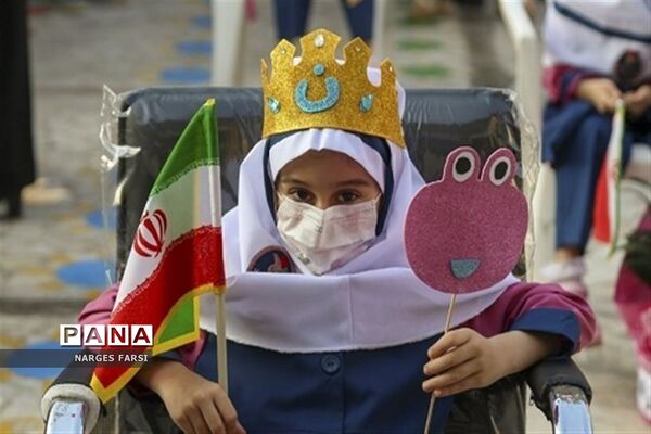 برپایی جشن شکوفه‌ها در دبستان کوثر شهرستان جعفرآباد قم