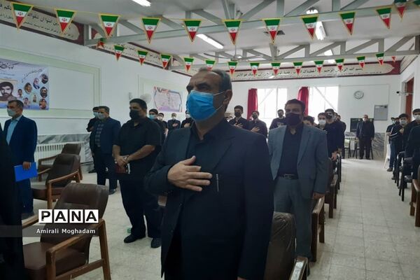 رونمایی از کتاب سه سردار به مناسبت هفته دفاع مقدس و اربعین حسینی