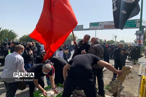 برپایی موکب جاماندگان کربلا در روز اربعین