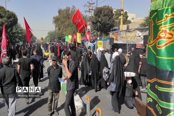 برپایی موکب جاماندگان کربلا در روز اربعین