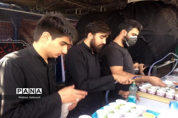 برپایی موکب جاماندگان کربلا در روز اربعین