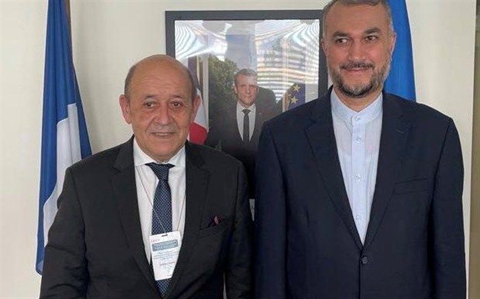 توییت وزیر امورخارجه درباره گفت‌وگو با وزیر خارجه فرانسه