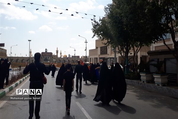 زائران حرم رضوی در اربعین حسینی