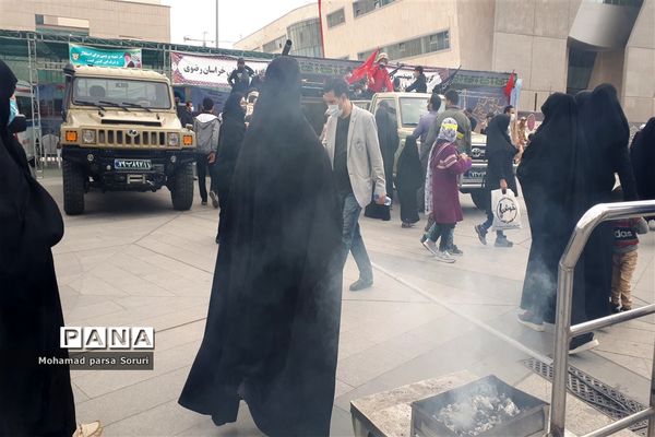 زائران حرم رضوی در اربعین حسینی