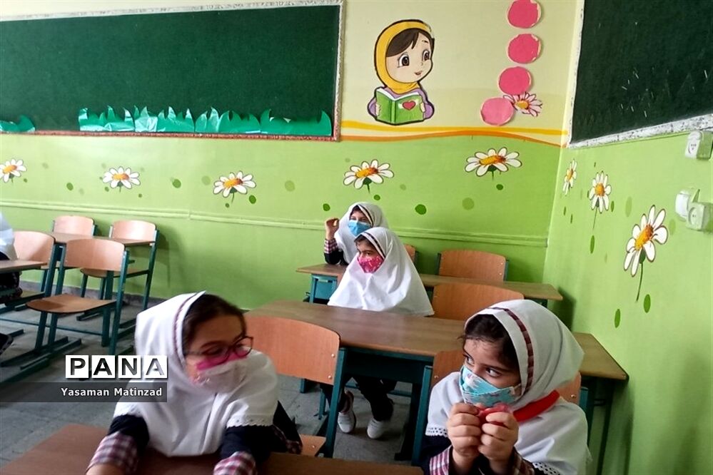 فردا ۳ گروه از دانش‌آموزان به مدرسه می‌روند