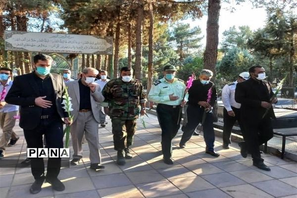 برگزاری مراسم غبار روبی و عطرافشانی گلزار شهدای شهر مشکین دشت کرج