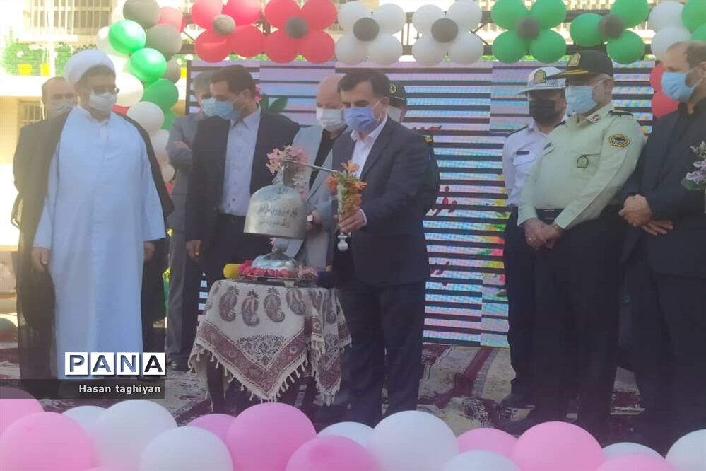 نواخته شدن زنگ بازگشایی مدارس استان اصفهان