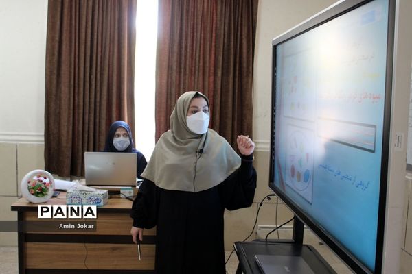 آیین نواختن زنگ آغاز سال تحصیلی در فارس