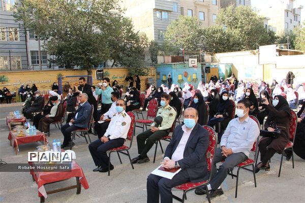 آیین بازگشایی مدارس منطقه ۱۷، در مدرسه شهدای گمنام