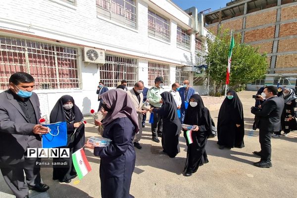 زنگ مهر در مدارس منطقه ۱۳ شهر تهران به صدا در آمد