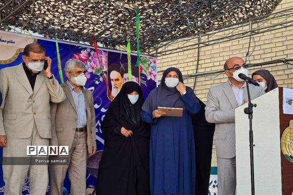 زنگ مهر در مدارس منطقه ۱۳ شهر تهران به صدا در آمد