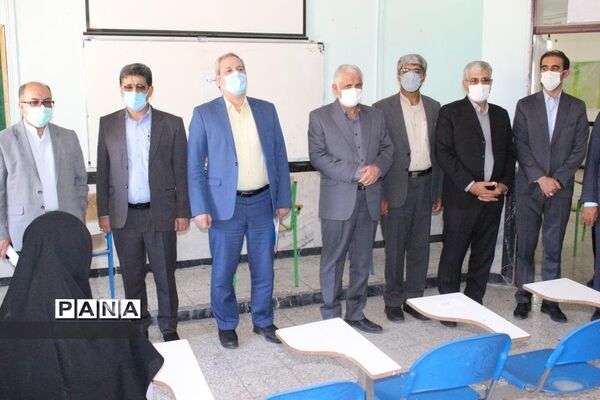 آیین نواختن زنگ مهر،  ایثار مهر و مقاومت با حضور مشاور وزیر و قائم مقام سازمان دانش‌آموزی کشور