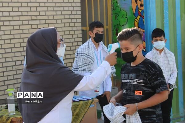 نواخته شدن زنگ بازگشایی مدارس شهرستان بهارستان