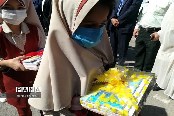 نواخته شدن زنگ مهر و مقاومت در دبستان دخترانه مهدیه در شهر قدس