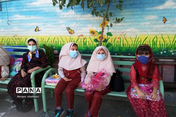 نواخته شدن زنگ مهر و مقاومت در دبستان دخترانه مهدیه در شهر قدس