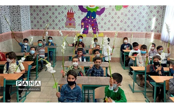 صدای زنگ مهر در کلاس‌های درسی  آموزش و پرورش فشافویه را هم باز کرد