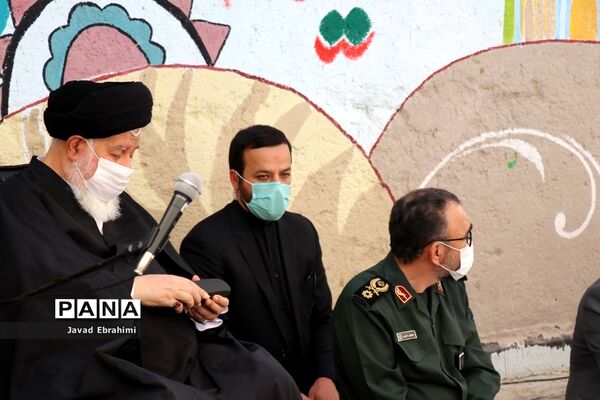 اقامه اولین نماز مهر در مدارس خراسان رضوی به امامت نماینده ولی فقیه