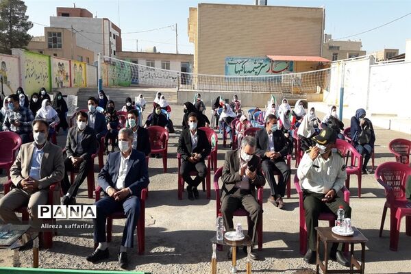 آیین نواختن زنگ مهر و مقاومت در اردستان