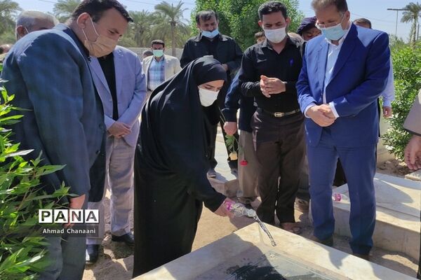 برگزاری مراسم غبار روبی و عطر افشانی مزار شهدای کوت سیدصالح