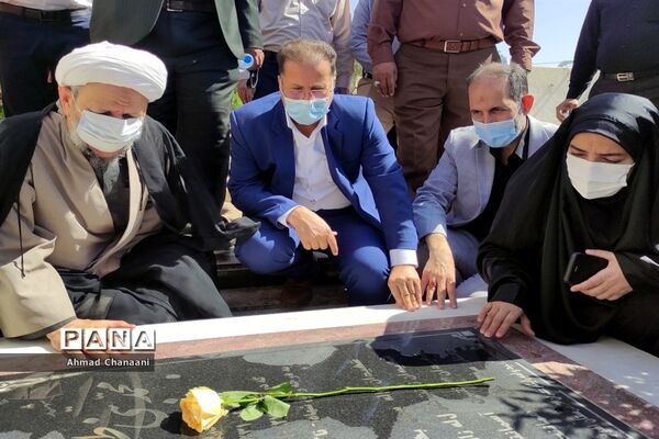 برگزاری مراسم غبار روبی و عطر افشانی مزار شهدای کوت سیدصالح