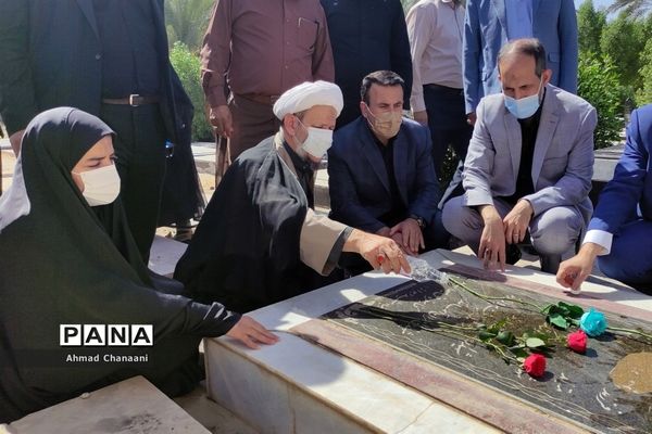 برگزاری مراسم غبار روبی و عطر افشانی مزار شهدای کوت سیدصالح