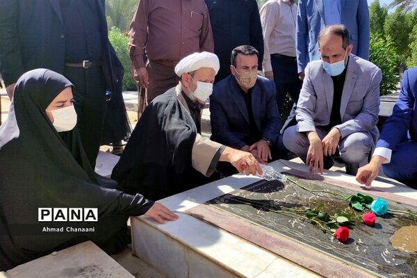 برگزاری مراسم غبار روبی و عطر افشانی مزار شهدای کوت سیدصالح