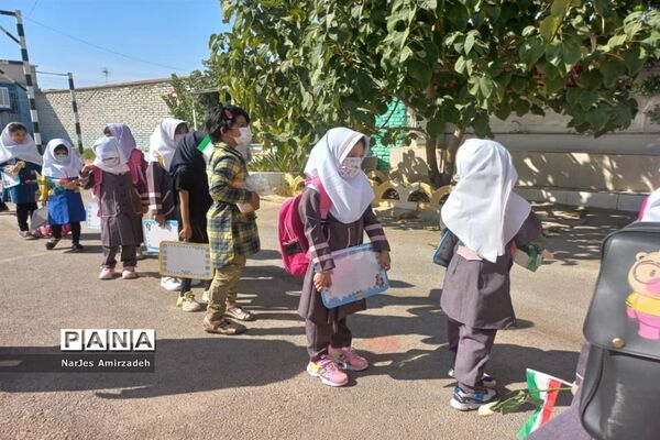 جشن شکوفه‌ها دبستان شایستگان فسا
