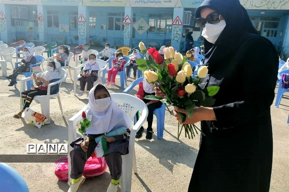 جشن شکوفه‌ها دبستان شایستگان فسا
