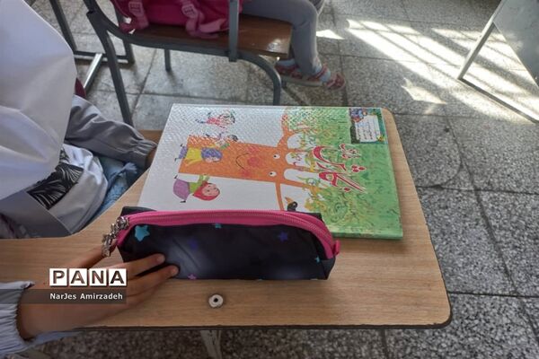 جشن شکوفه‌ها دبستان شایستگان فسا