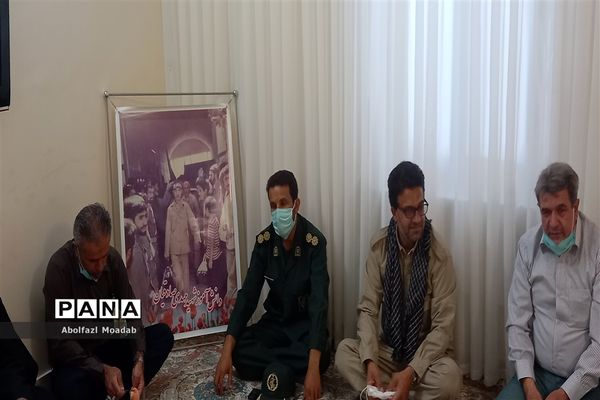 آیین تجلیل از خانواده شهدای کاشمری