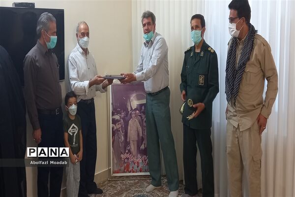 آیین تجلیل از خانواده شهدای کاشمری