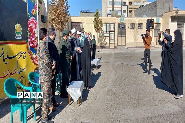 برگزاری صبحگاه مشترک دانش‌آموزی به مناسبت ایام دفاع مقدس