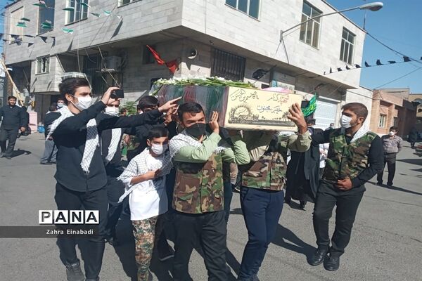 برگزاری مراسم گرامیداشت شهدا در اداره آموزش و پرورش ملارد