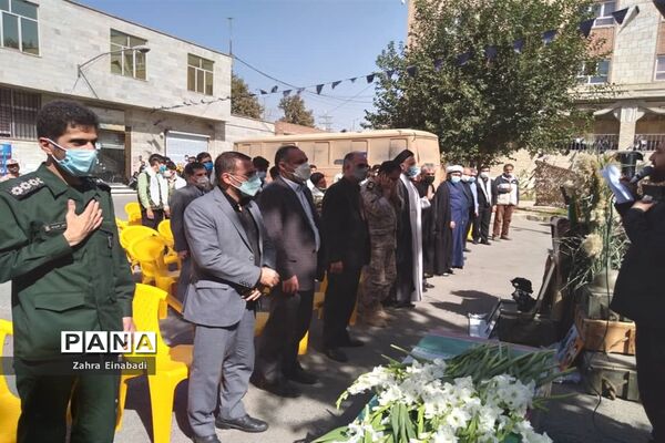 برگزاری مراسم گرامیداشت شهدا در اداره آموزش و پرورش ملارد
