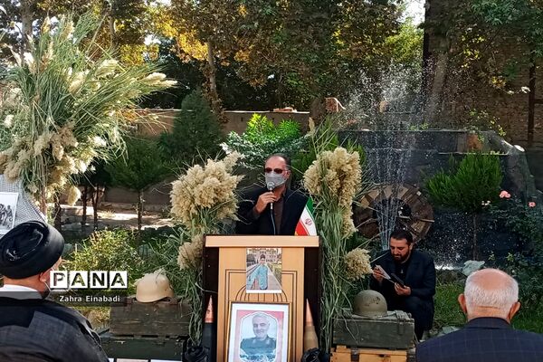 برگزاری مراسم گرامیداشت شهدا در اداره آموزش و پرورش ملارد