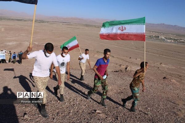 برگزاری همایش کوه‌پیمایی در مرکزآموزش ۰۴ امام رضا(ع) نزاجا به مناسبت هفته دفاع مقدس